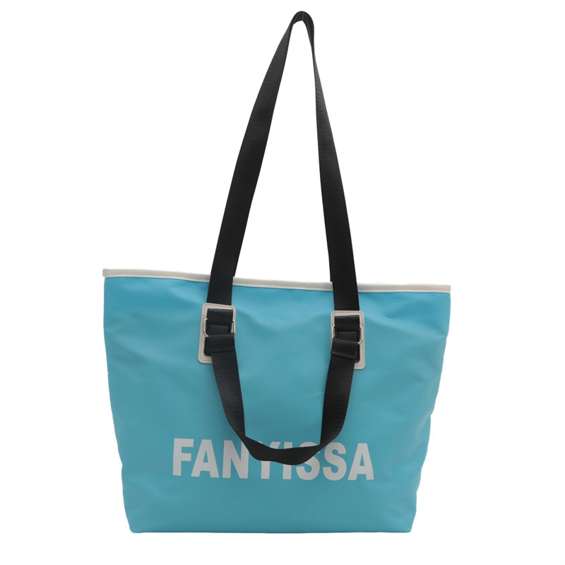 ACKCA PU Tote táska cipzárral, vízszintes négyzet alakú, belső zsebek telefon és személyi igazolvány számára