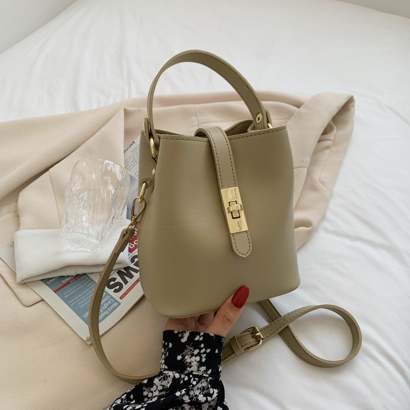 Bucket torba, casual stil, poliester, PU podstava, otvaranje s poklopcem