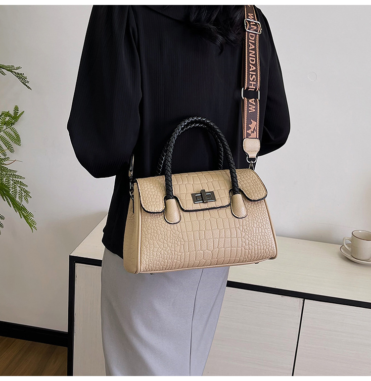 Ženska Saddle Bag torba preko ramena - PU koža, zatvarač, unutarnji džepovi, poliester podstava, vodoravni kvadratni oblik
