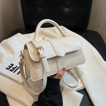 PU materijala ženska torba | kvadratnog oblika; magnetsko zatvaranje; podstava poliester; unutarnji džep za telefon