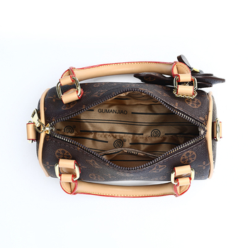 Ženska crossbody torba s gradskim minimalističkim stilom, vodoravni kvadratni oblik, zatvarač, unutarnji džep sa zatvaračem, podstava od poliestera