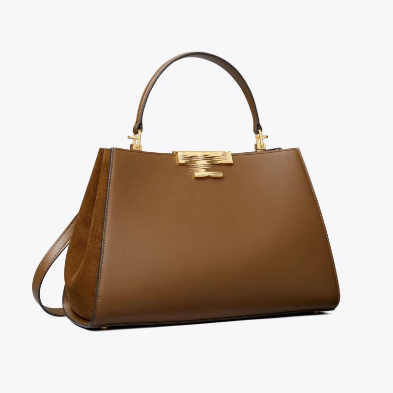 Ženska torbica od teleće kože, školjkastog oblika, mali kvadratni dizajn, zatvaranje kapom, unutarnji džep sa zatvaračem, jedna naramenica