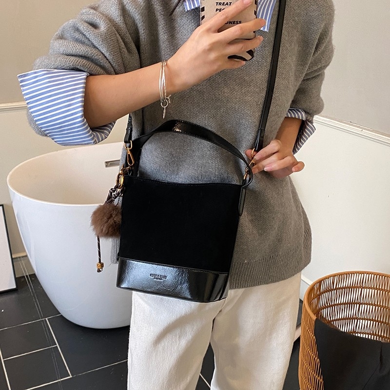 Ženska bucket torba, retro stil, novi model 2025 s matnom teksturom, jednonamenska torba preko ramena, za jesen i zimu