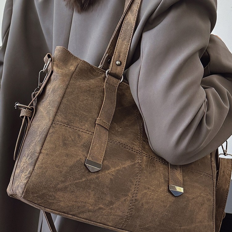 Crossbody torba Jiaen, PU materijal, gradski minimalistički stil, zatvaranje na zip, horizontalni kvadratni oblik