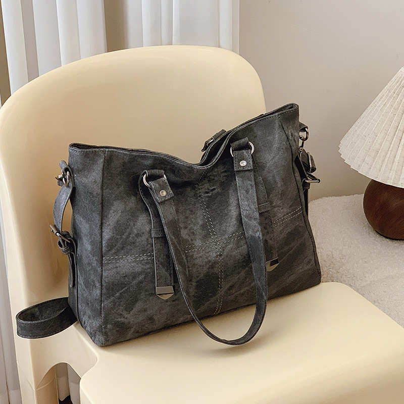 Crossbody torba Jiaen, PU materijal, gradski minimalistički stil, zatvaranje na zip, horizontalni kvadratni oblik