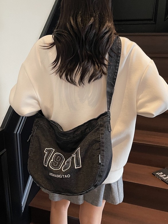 Denim torba za preko ramena, gradski stil, zatvarač, unutarnje pretince za telefon i dokumente, torba s poklopcem