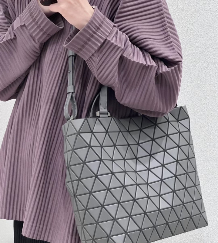 PVC ženska crossbody torba s quiltom, zatvarač, unutarnji pretinci za telefon i osobnu iskaznicu
