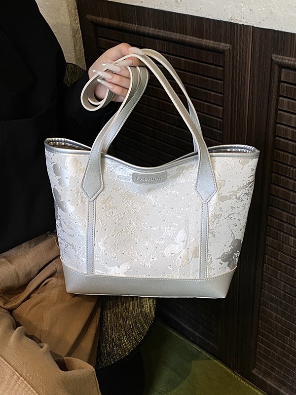 Moderna i svestrana tote torba velikog kapaciteta; trendovski jednostavan uzorak; visokokvalitetna svakodnevna crossbody torba.