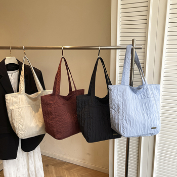 Чанта Tote, полиестер, ежедневен стил, закопчаване с цип, вътрешен джоб с цип, хоризонтално квадратна форма, двойни презрамки, есен 2025