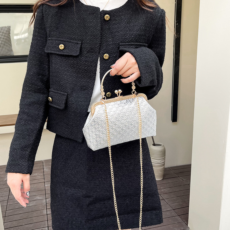 Ženska crossbody torba, horizontalni kvadratni oblik, materijal: tkanina, zatvaranje: brava, džep za mobitel (Materijal: Tkanina; Oblik: Horizontalni kvadrat; Zatvaranje: Brava; Unutarnja pretinac: Mobitel)