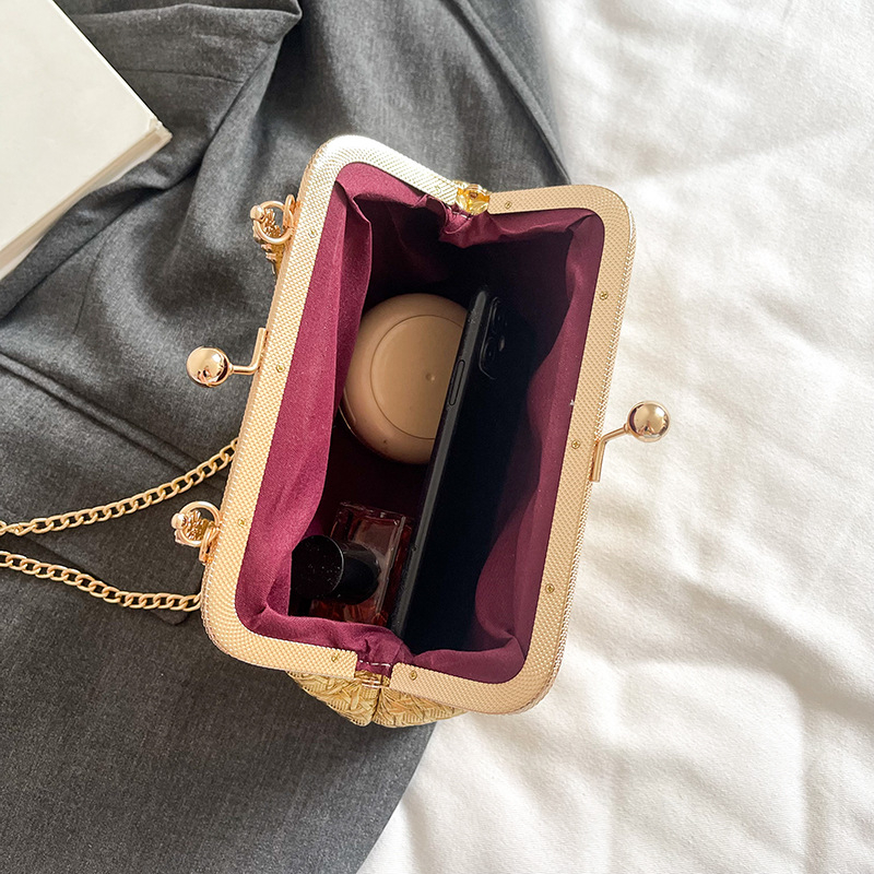 Ženska crossbody torba, horizontalni kvadratni oblik, materijal: tkanina, zatvaranje: brava, džep za mobitel (Materijal: Tkanina; Oblik: Horizontalni kvadrat; Zatvaranje: Brava; Unutarnja pretinac: Mobitel)