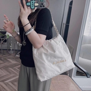 22Bag ženska torba u stilu Chanel, dijamantni uzorak quilt i zlatni lanac, bucket bag, velika zapremina, gradski stil
