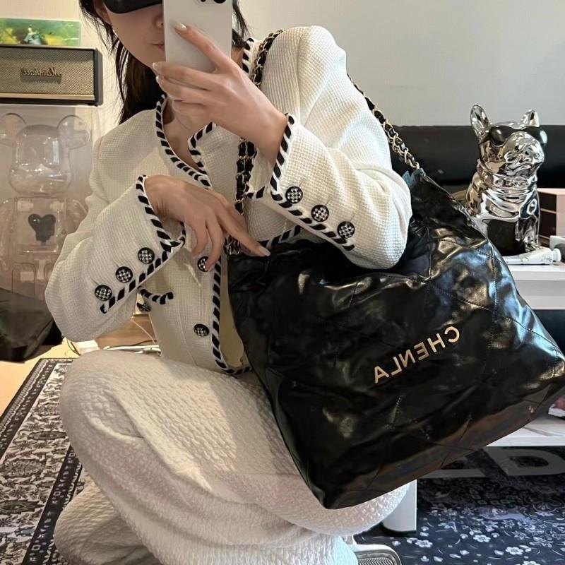 22Bag ženska torba u stilu Chanel, dijamantni uzorak quilt i zlatni lanac, bucket bag, velika zapremina, gradski stil