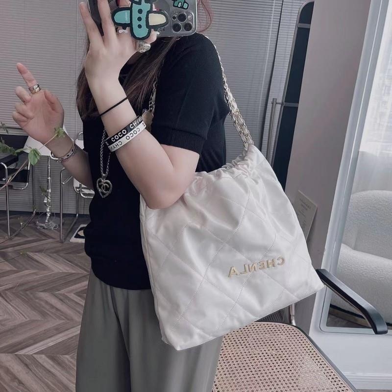 22Bag ženska torba u stilu Chanel, dijamantni uzorak quilt i zlatni lanac, bucket bag, velika zapremina, gradski stil