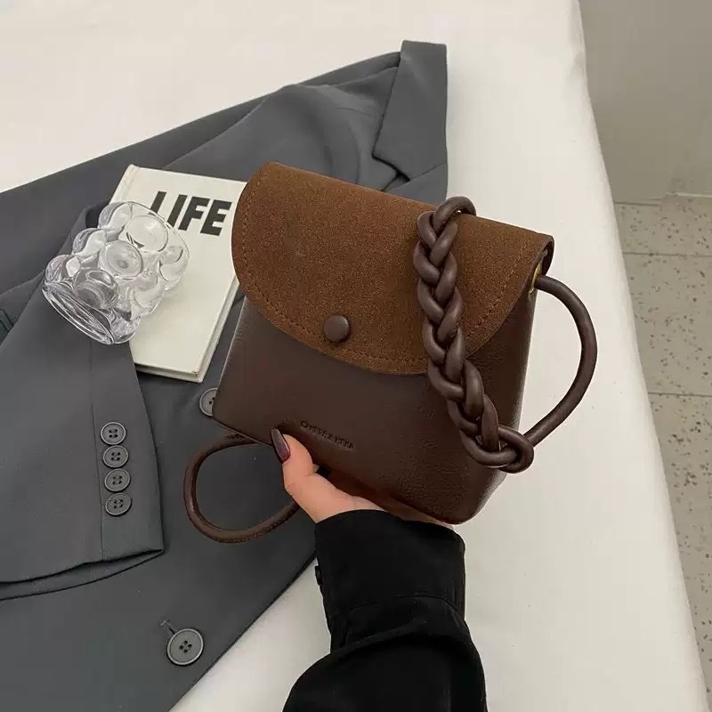 PU bucket torba, gradski stil, zatvaranje na zip, podstava od sintetičke kože, oblik bucket, jedna naramenica