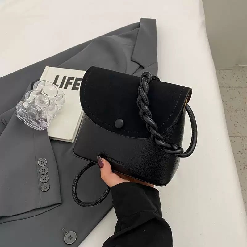PU bucket torba, gradski stil, zatvaranje na zip, podstava od sintetičke kože, oblik bucket, jedna naramenica