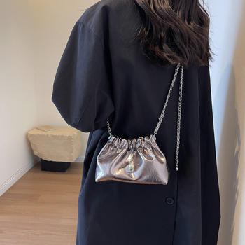 PU torbica-vedro s magnetskim zatvaranjem, gradski crossbody stil, jednoručna naramenica, džep za telefon, poliesterska podstava