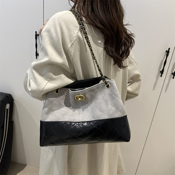 Дамска чанта-кофа: PU материал, ретро стил, голям капацитет, хоризонтално квадратна форма, ключалка