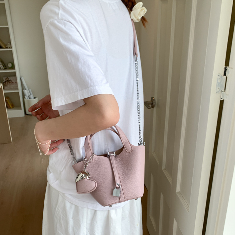 PU bucket bag, stil Urban-Simplicity, căptușeală poliester, închidere cu lacăt