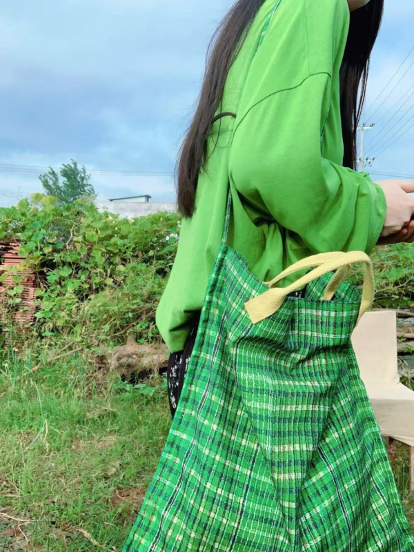 Geantă tote din pânză, stil urban minimalist, siluetă pătrată, deschidere deschisă, căptușeală din poliester