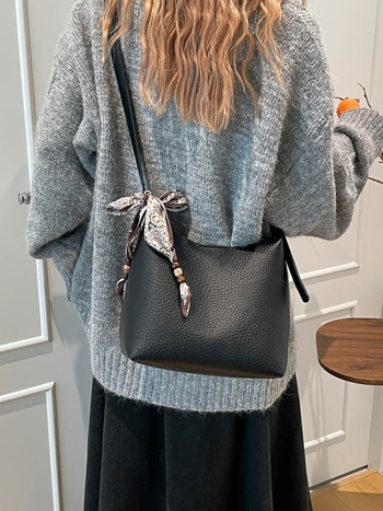 Geantă bucket pentru femei — material PU; formă verticală pătrată; închidere cu fermoar; buzunar interior laminat (PU; formă verticală pătrată; închidere cu fermoar; buzunar interior laminat)