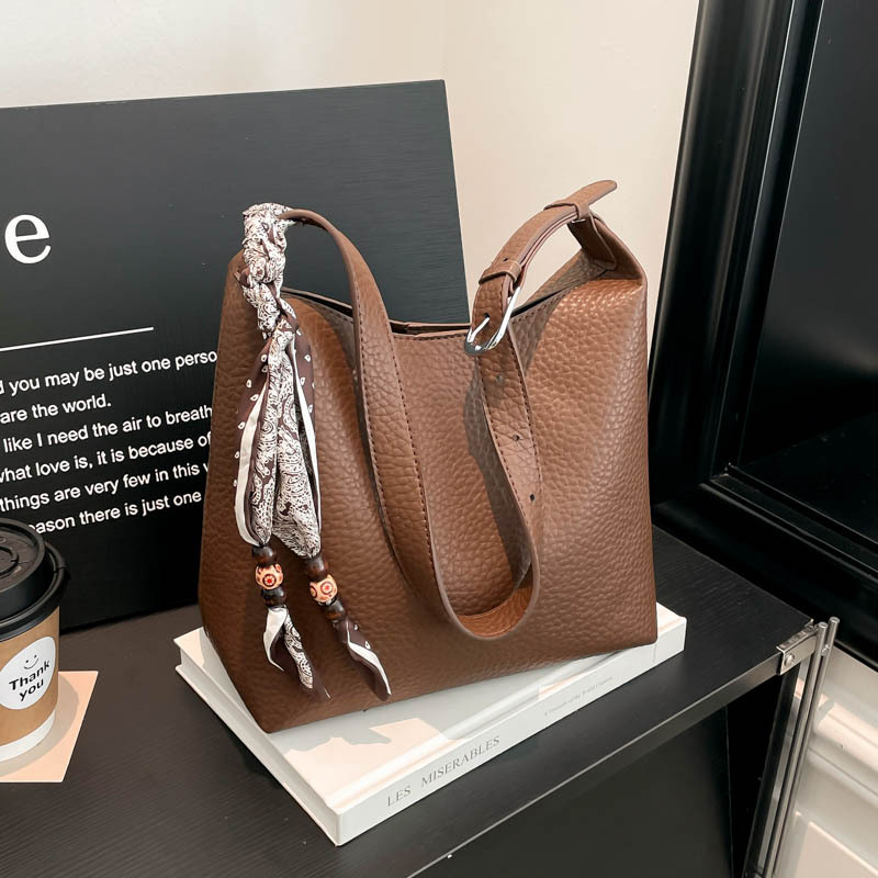 Geantă bucket pentru femei — material PU; formă verticală pătrată; închidere cu fermoar; buzunar interior laminat (PU; formă verticală pătrată; închidere cu fermoar; buzunar interior laminat)