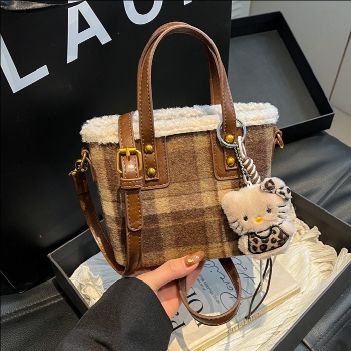 Ženska pliš torba bucket s kariranim uzorkom, gradski jednostavan stil, zima 2025, crossbody torba s zatvaračem, džep za telefon