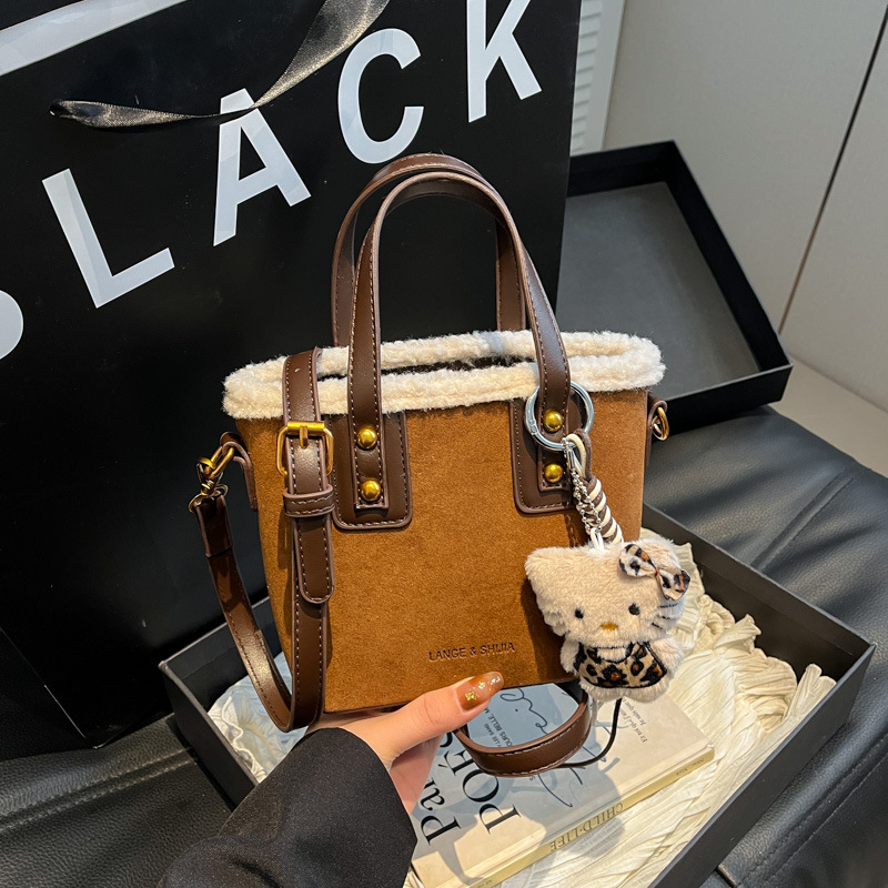 Ženska pliš torba bucket s kariranim uzorkom, gradski jednostavan stil, zima 2025, crossbody torba s zatvaračem, džep za telefon