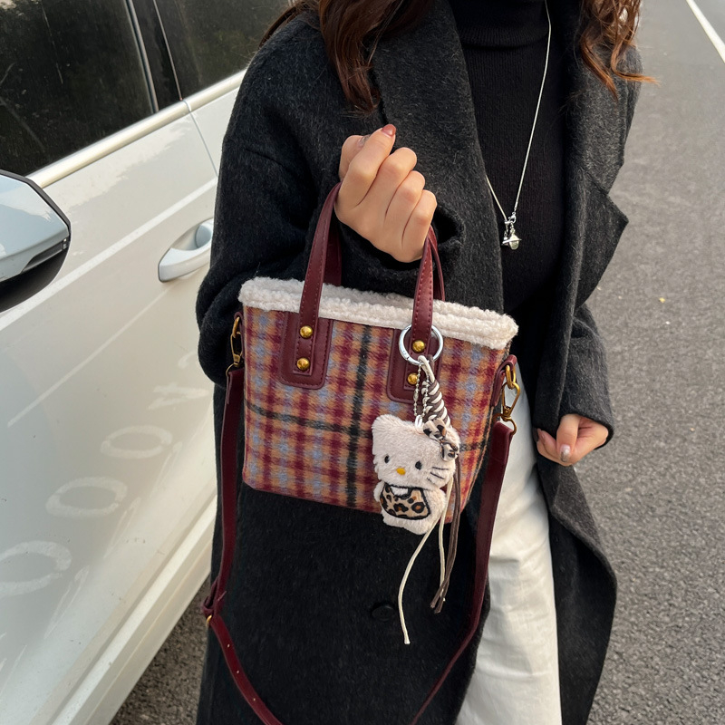 Ženska pliš torba bucket s kariranim uzorkom, gradski jednostavan stil, zima 2025, crossbody torba s zatvaračem, džep za telefon