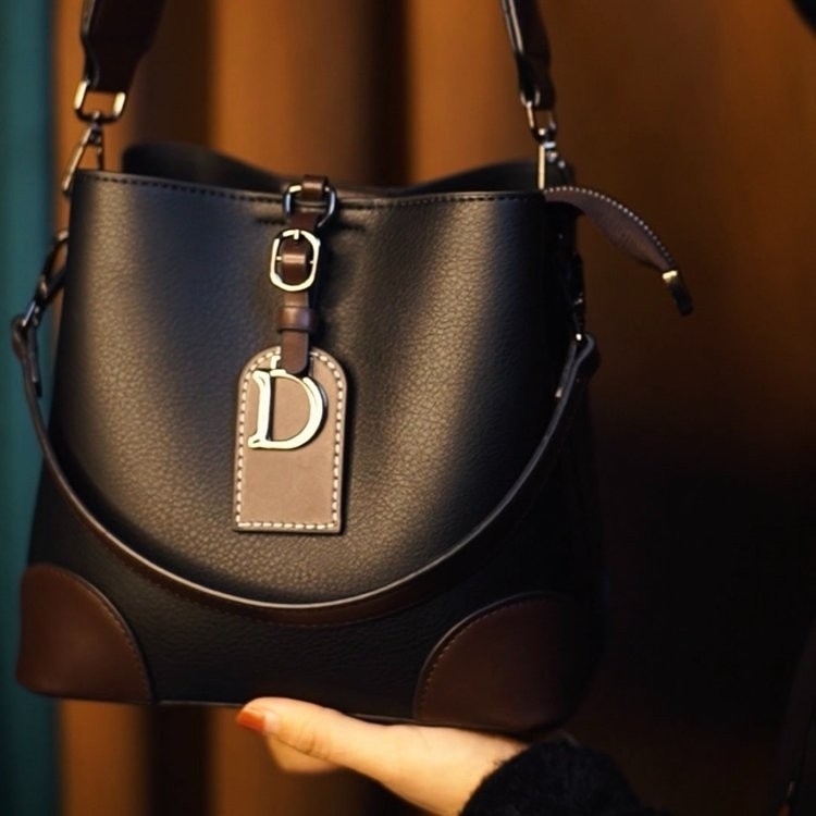 Mld031 Geantă Bucket din PU cu Curele Double, Închidere cu Fermoar, Buzunare Interioare pentru Telefon și Documente, Căptușeală din Poliester