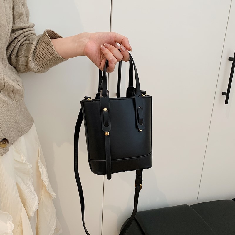 Geantă bucket din PU pentru femei - închidere cu fermoar, căptușeală poliester, buzunar pentru telefon, curea de umăr simplă, Toamnă 2025