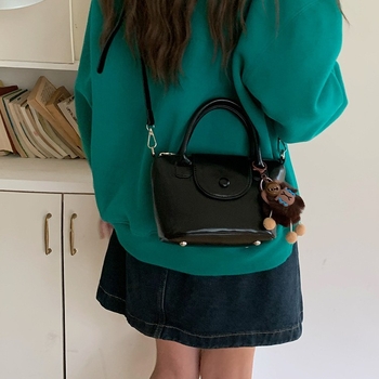 Geantă tip găleată în stil coș de legume, cu închidere fermoar, buzunar interior cu fermoar, primăvara 2025