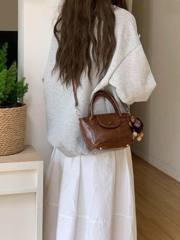 Geantă tip găleată în stil coș de legume, cu închidere fermoar, buzunar interior cu fermoar, primăvara 2025