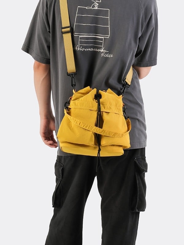 Geantă bucket din nylon cu închidere cu șnur, căptușeală poliester, buzunare interioare pentru telefon și documente, stil japonez-coreean