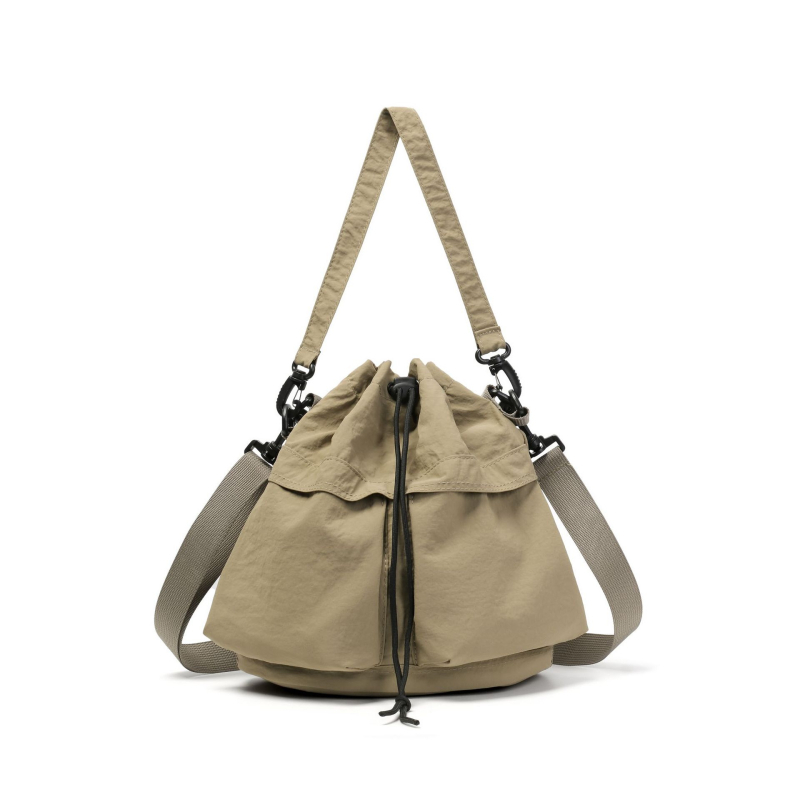 Geantă bucket din nylon cu închidere cu șnur, căptușeală poliester, buzunare interioare pentru telefon și documente, stil japonez-coreean