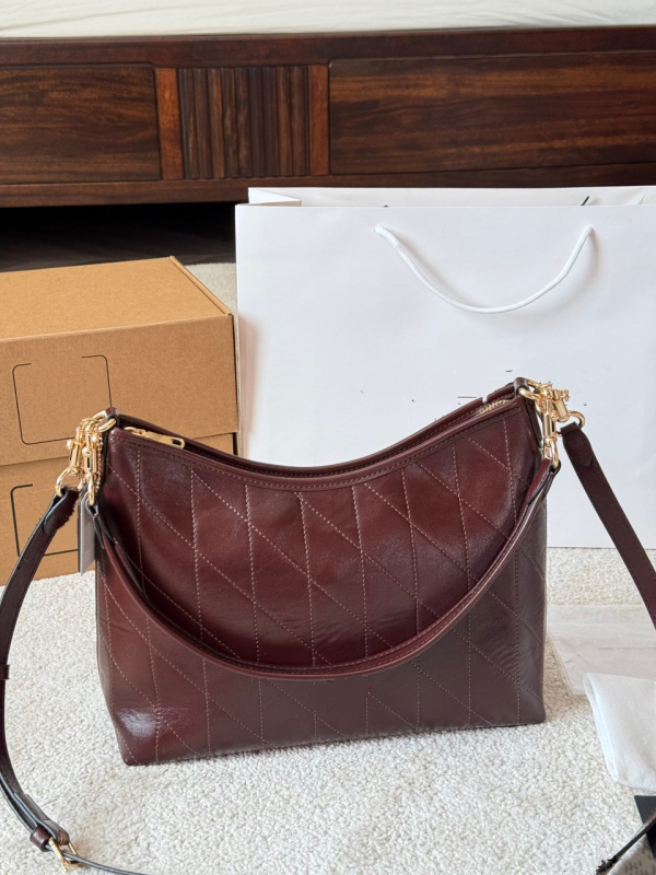 Geantă Tote din PU, model quiltat pătrate, capacitate mare, închidere cu fermoar, buzunar interior cu fermoar