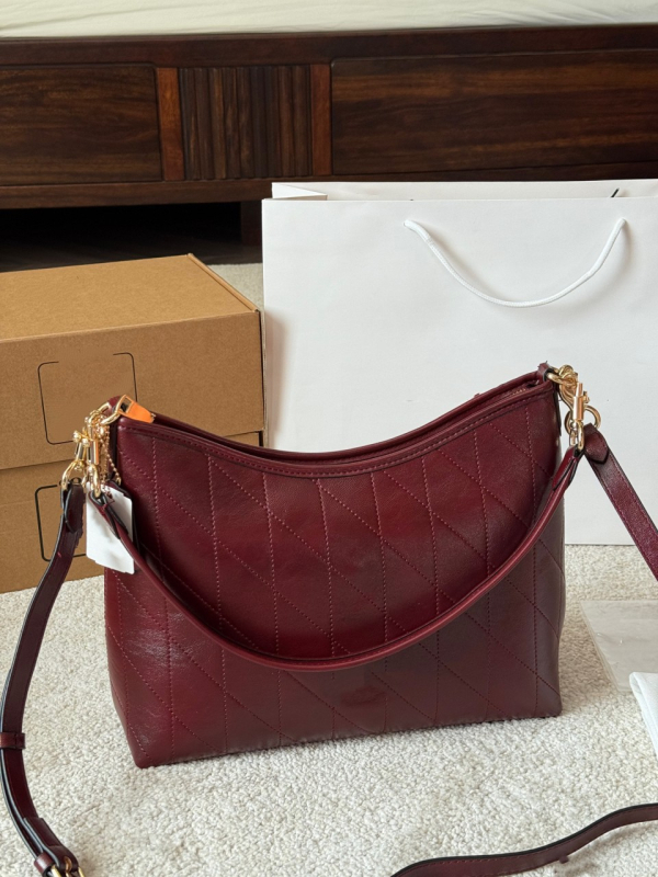 Geantă Tote din PU, model quiltat pătrate, capacitate mare, închidere cu fermoar, buzunar interior cu fermoar