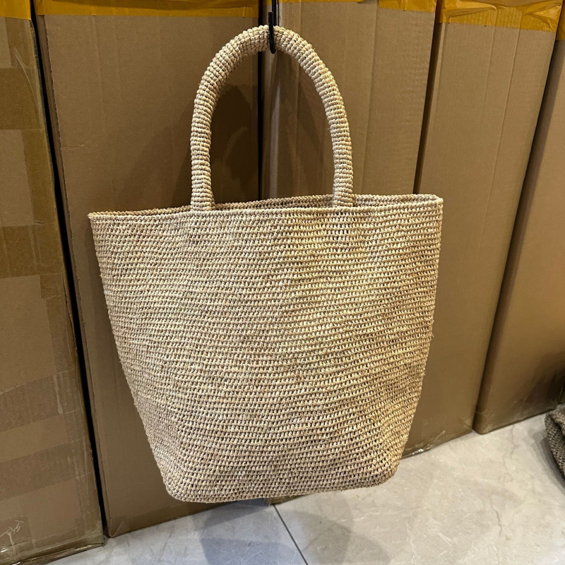 Torbica tote od rafije, gradski minimalistički stil, tkanina, vertikalni kvadratni oblik, otvoreni vrh, ljeto 2024