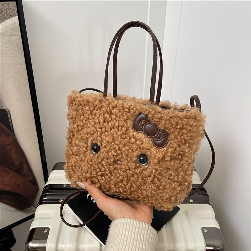 Torbica od PU materijala tipa kanta s leopardim uzorkom i plišastom teksturom, zatvaranje šnurlom i crossbody naramenica