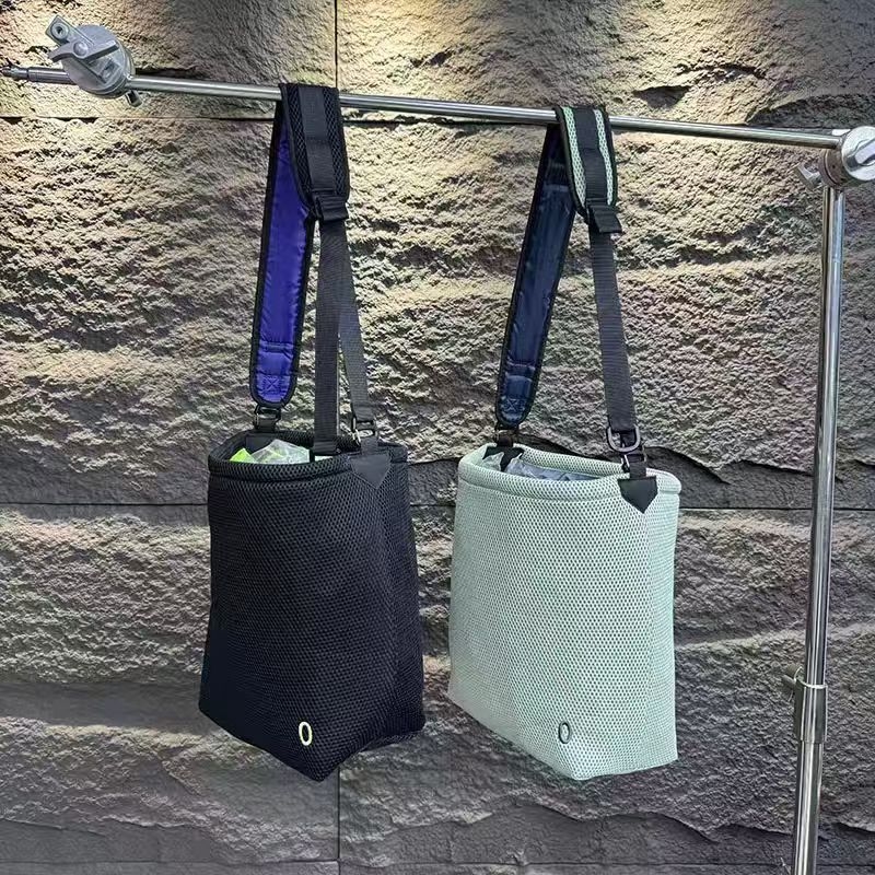 Baršunasta kanta torba s otvaranjem šnurlom, skrivenim džepom na zip i poliester podlogom — crossbody stil, unisex