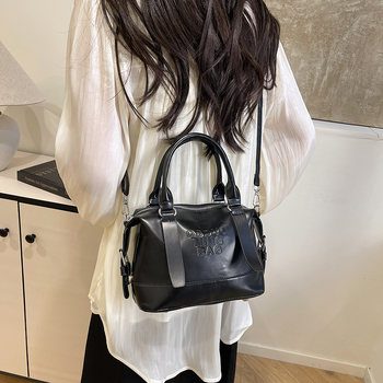 Ženska PU torba | Ulični stil, crossbody bucket dizajn, horizontalni četverokutni oblik, zatvarač