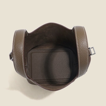Kamiti ženska kožna bucket torba, velika kapaciteta, gradski minimalistički stil, podstava od prave kože