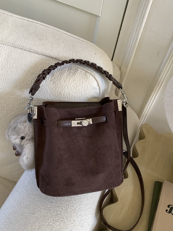 PU okrugla torba za rameni s zatvaračem – jesen 2025