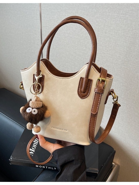 Ženska casual retro torba košara tipa, zimski 2025 model, kontrastne boje, teksturirana površina, svestrana torba za ručno nošenje i preko ramena