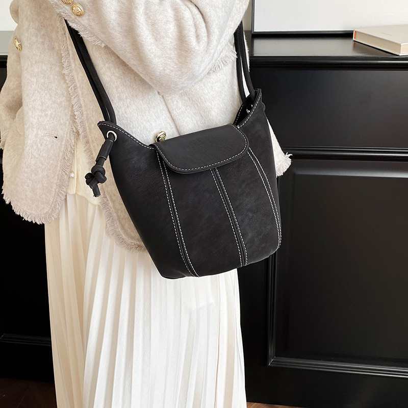 PU torba bucket oblik pumpkin, crossbody, džep na zatvarač, poliester podstava