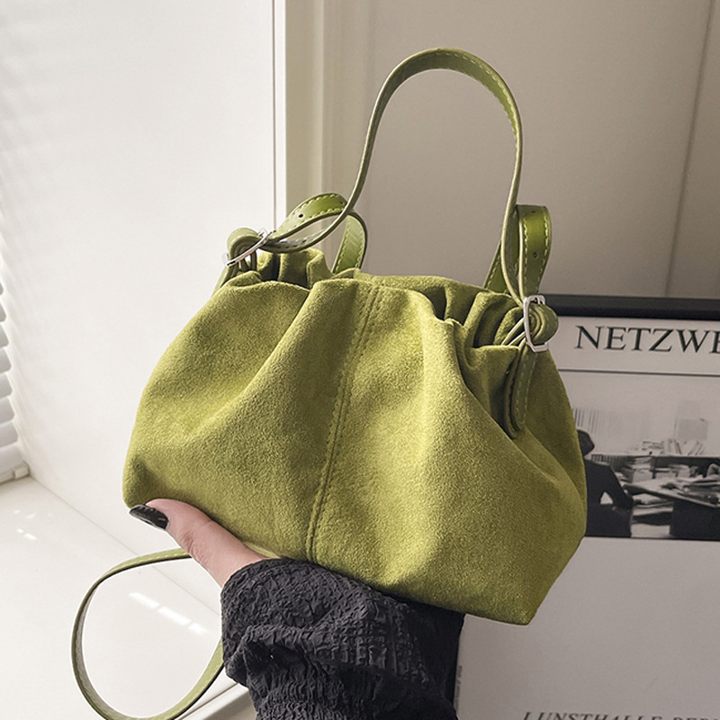 Velúr bucket bag, уличен стил, 2025 зимно издание, вътрешен джоб с цип, подплата полиестер