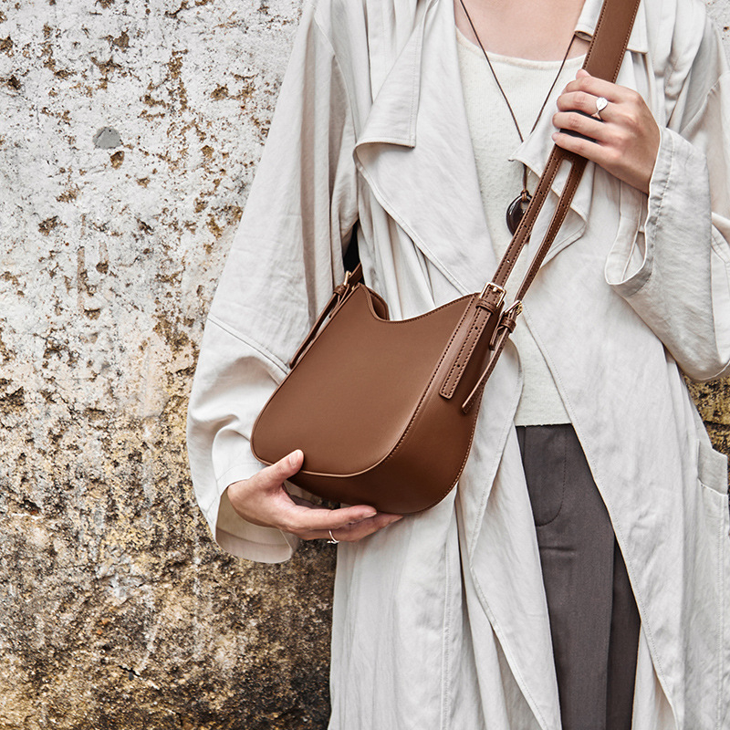 Narandu ženska bucket bag 2026, prava koža, srednja veličina, crossbody torba