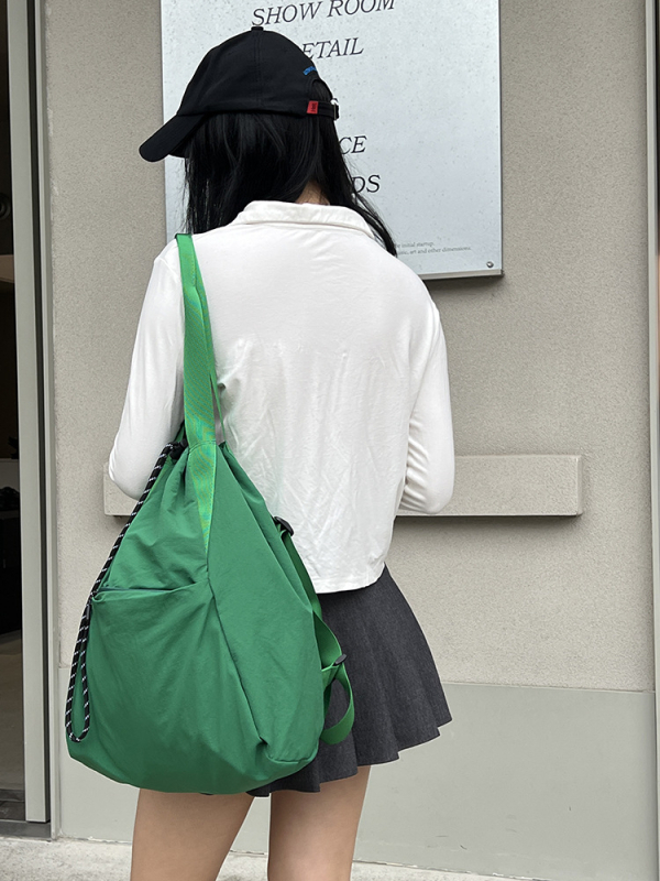 Bucket torba od Oxford platna, gradski stil, zatvaranje špagom, tri naramenice, podstava od poliester-bavlna