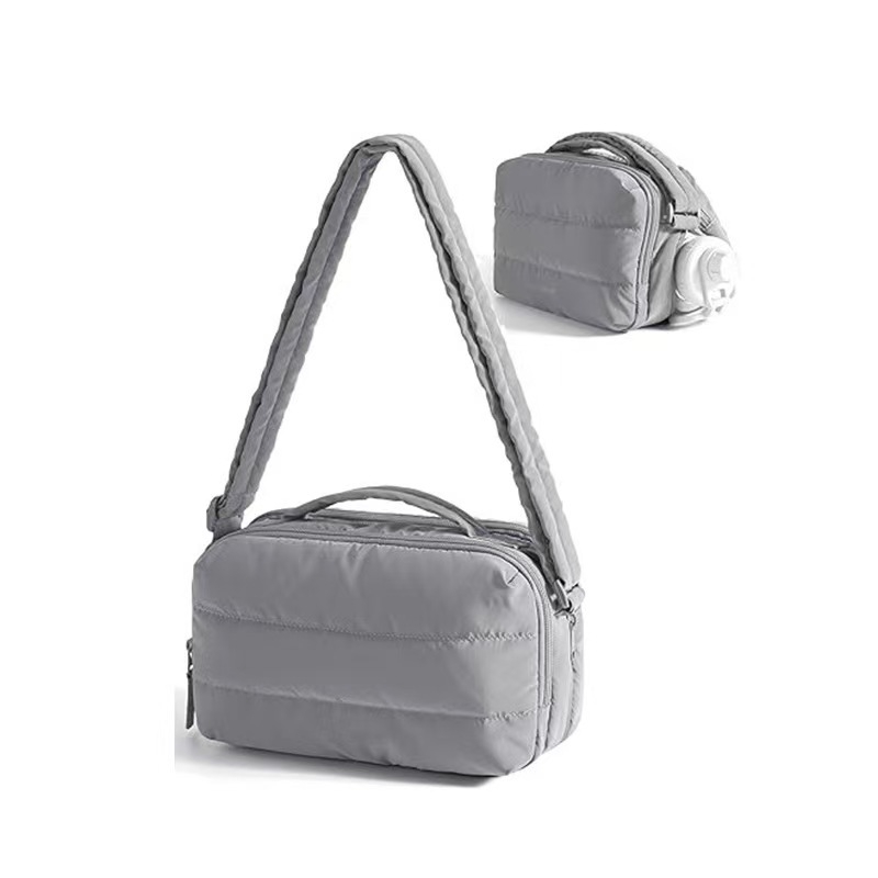 Nylon mini keresztbody kozmetikai táska cipzárral, városi minimalista stílus, függőleges négyzetes forma, belső laminált zseb, egypántos