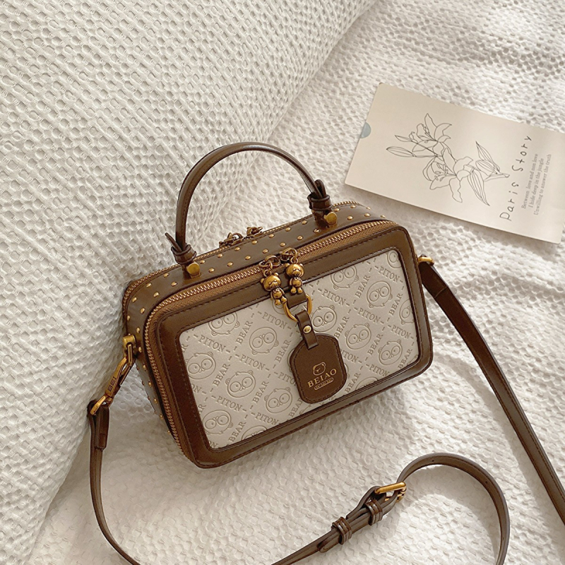 Torba za telefon, PU materijal, vodoravni kvadratni oblik, zatvaranje na zip, jednostavna naramenica, podstava od poliestera